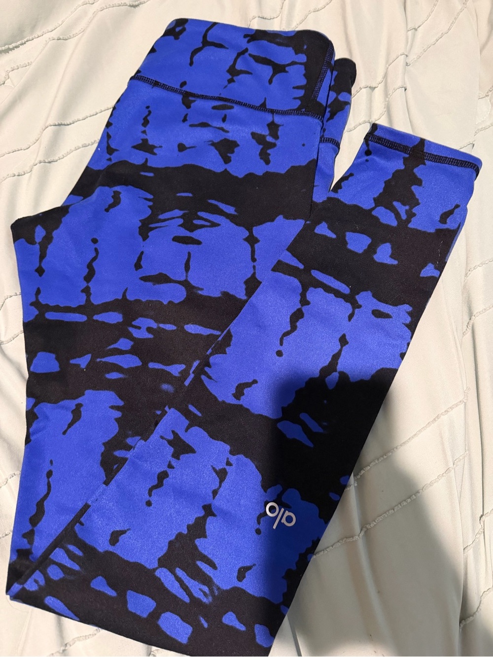 ALO..Athleisure Blue & Black Patterned Leggings